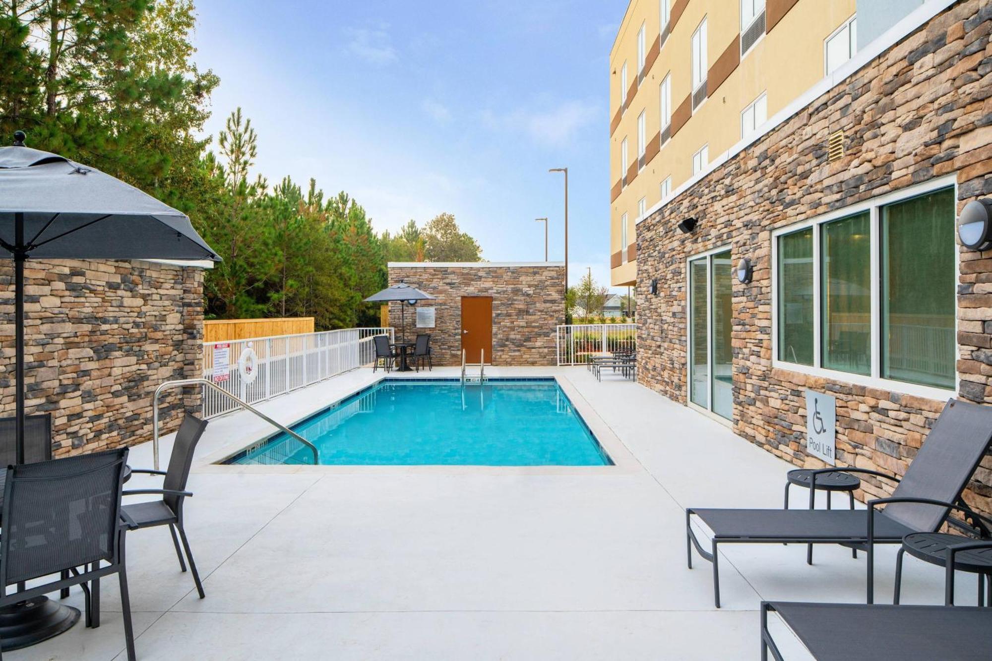 Fairfield By Marriott Inn & Suites Pensacola Pine Forest מראה חיצוני תמונה