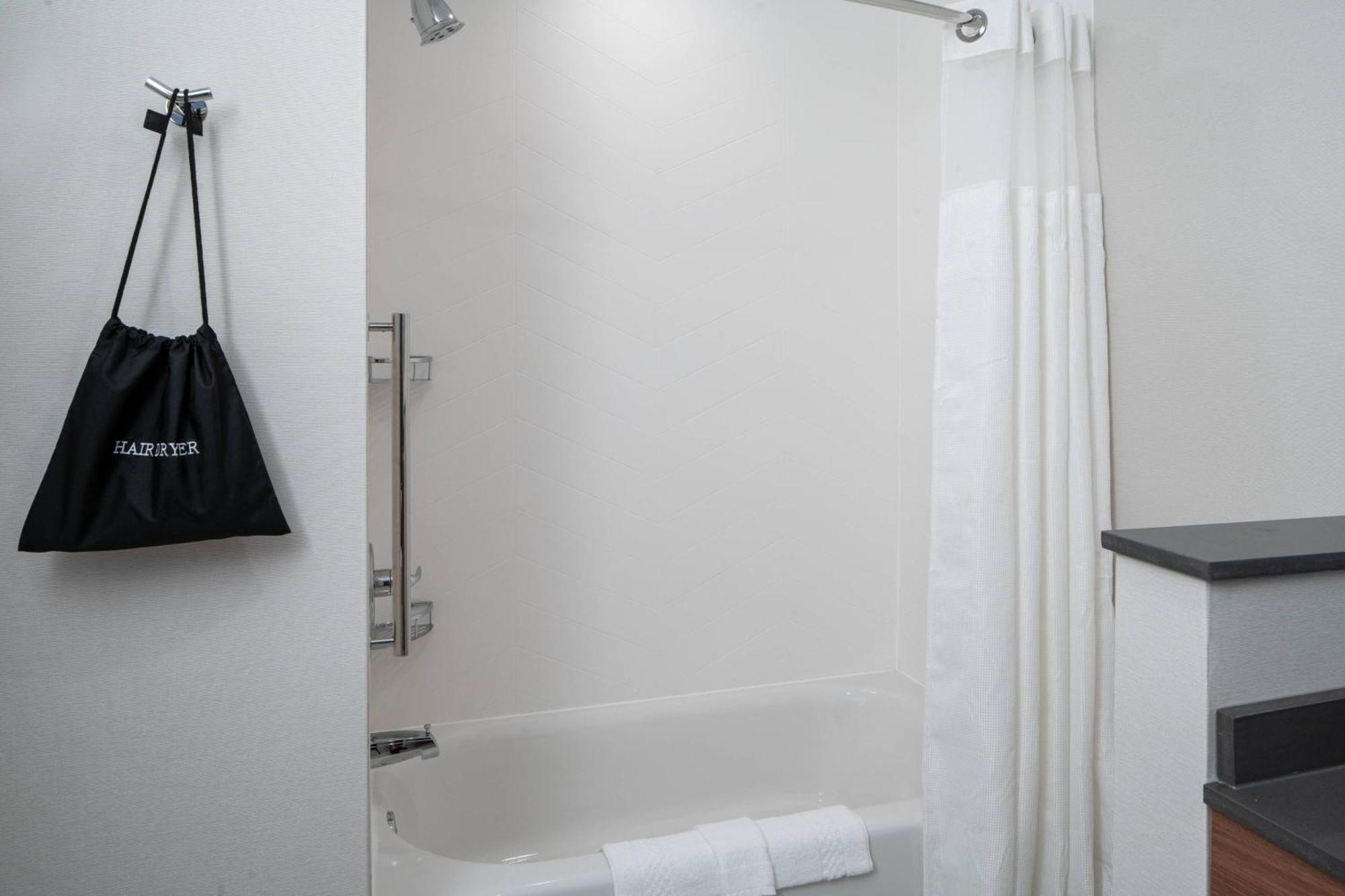 Fairfield By Marriott Inn & Suites Pensacola Pine Forest מראה חיצוני תמונה